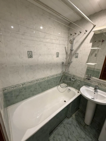 Купить квартиру в Москве. Вариант № 9817522, 16, площадь -  квм, цена 25000000 рублей