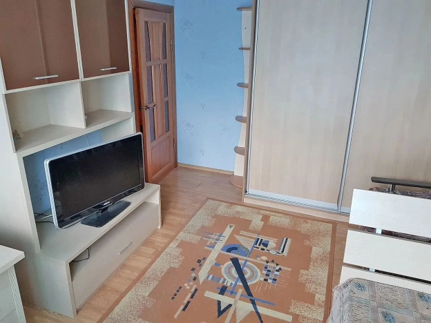 Купить трехкомнатную квартиру в Ростовской области. Вариант № 9687725, 7, площадь -  квм, цена 8900000 рублей