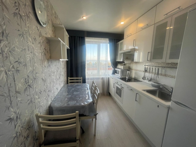 Купить трехкомнатную квартиру на улице Жилмассив в Новосибирской области. Вариант № 9739552, 0, площадь -  квм, цена 8500000 рублей