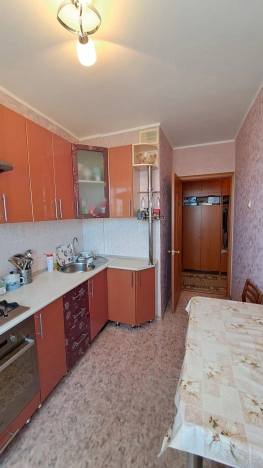 Купить трехкомнатную квартиру на улице Молодёжная в Республике Татарстан (татарстан). Вариант № 9331, 8, площадь -  квм, цена 3500000 рублей