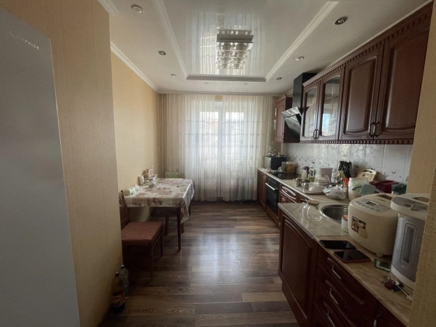 Купить двухкомнатную квартиру на вторичке в Микрорайоне 4-й, Тобольск в Тобольске. Вариант № 10180, 2, площадь -  квм, цена 5400000 рублей