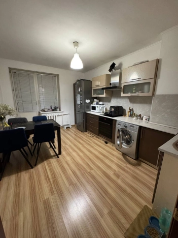 Купить трехкомнатную квартиру в районе Железнодорожный в Улан-Удэ. Вариант № 7661508, 3, площадь -  квм, цена 8650000 рублей