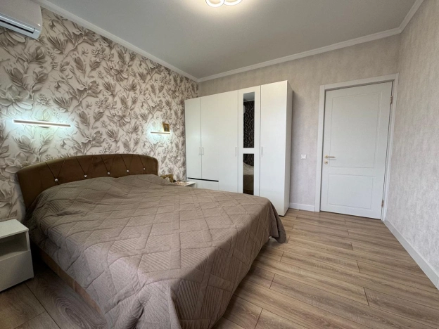 Купить квартиру на улице Гидростроителей в Краснодаре. Вариант № 4089399, 6, площадь -  квм, цена 8800000 рублей