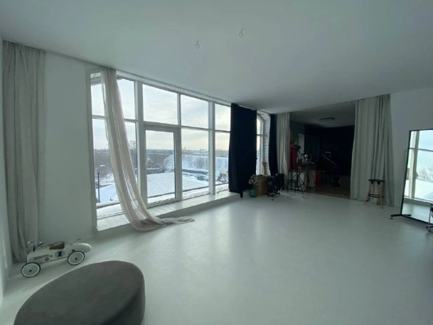 Купить коммерческую недвижимость в Бийске. Вариант № 13970, 3, площадь - квм, цена 45000000 рублей