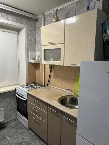 Купить однокомнатную квартиру в Омске. Вариант № 6153329, 6, площадь -  квм, цена 3950000 рублей