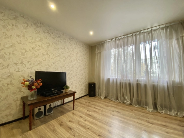 Купить четырехкомнатную квартиру в Калининграде. Вариант № 8129737, 3, площадь -  квм, цена 7799000 рублей