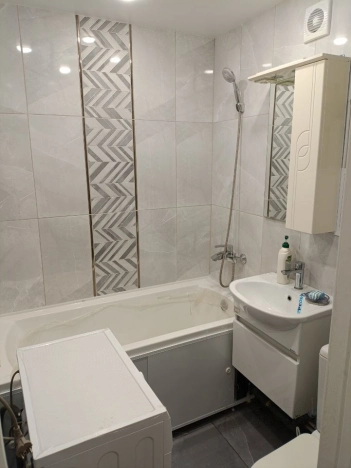 Снять квартиру в районе Калининский в Новосибирске. Вариант № 9152499, 3, площадь -  квм, цена 33000 рублей