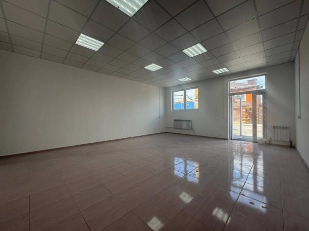 Снять коммерческую недвижимость свободного назначения на улице Кузнечная в Ростове-на-Дону. Вариант № 31254, 0, площадь -  квм, цена 55000 рублей