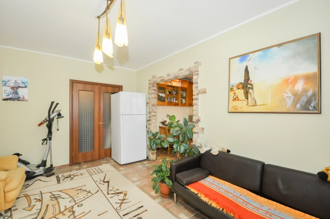 Купить четырехкомнатную квартиру в Новосибирской области. Вариант № 8922229, 3, площадь -  квм, цена 15500000 рублей