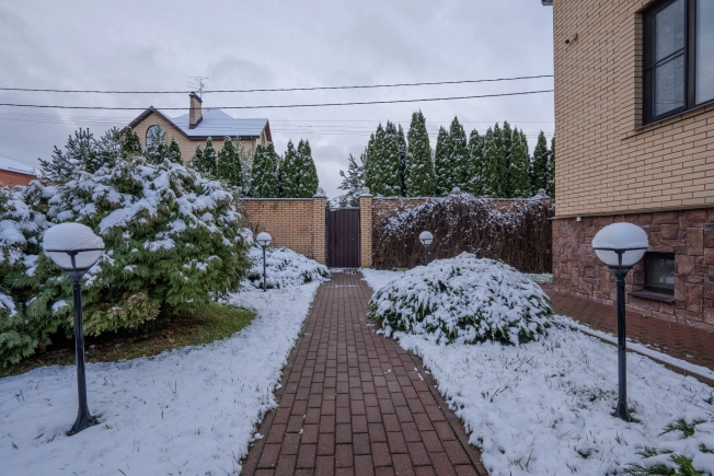 Купить дом в Москве. Вариант № 9148977, 43, площадь - квм, цена 75000000 рублей