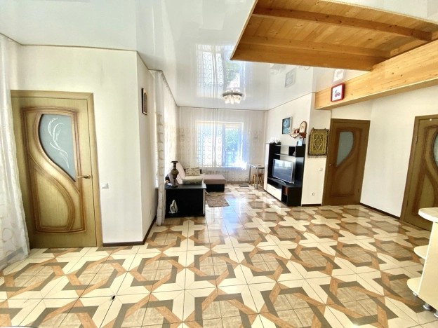 Купить дом в Курской области. Вариант № 57179, 11, площадь -  квм, цена 9100000 рублей