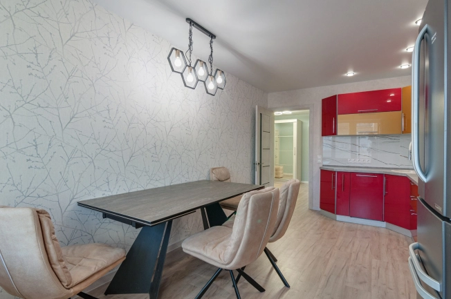 Купить двухкомнатную квартиру на улице Майская в Вологодской области. Вариант № 5447817, 24, площадь -  квм, цена 7900000 рублей