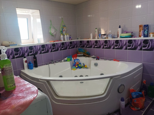 Купить дом в районе Дзержинский в Волгограде. Вариант № 1737355, 8, площадь -  квм, цена 6300000 рублей