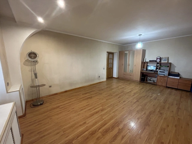 Купить квартиру на улице Бабушкина в Чите. Вариант № 3824002, 4, площадь -  квм, цена 10700000 рублей