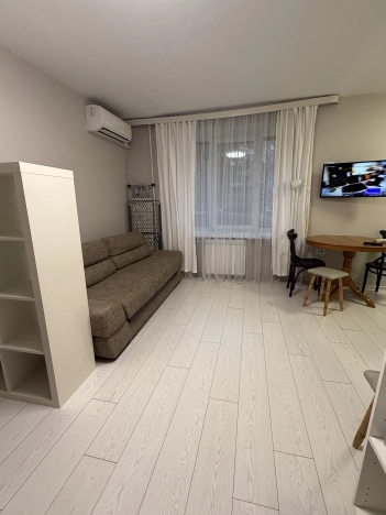 Купить квартиру в Москве. Вариант № 8597861, 4, площадь -  квм, цена 13000000 рублей