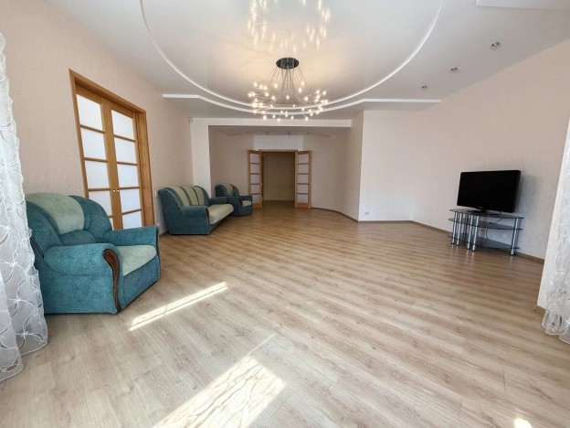 Купить четырехкомнатную квартиру в Иванове. Вариант № 1207232, 3, площадь -  квм, цена 16700000 рублей