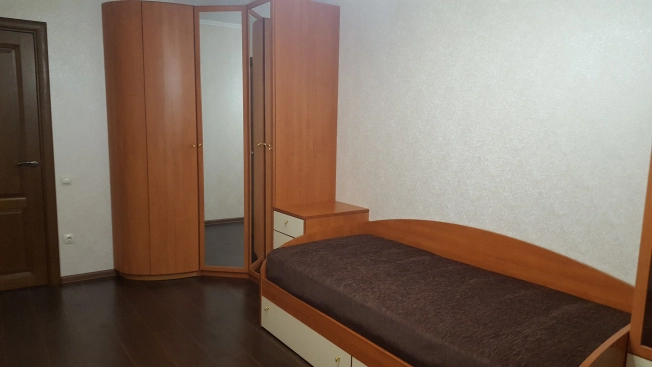 Купить трехкомнатную квартиру в Ростовской области. Вариант № 9823445, 3, площадь -  квм, цена 13900000 рублей