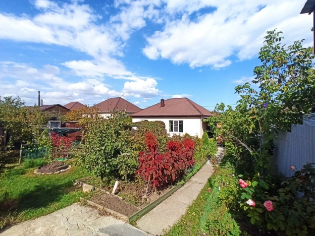 Купить дом на улице Васильковая в Краснодарском крае. Вариант № 6754259, 15, площадь -  квм, цена 8800000 рублей