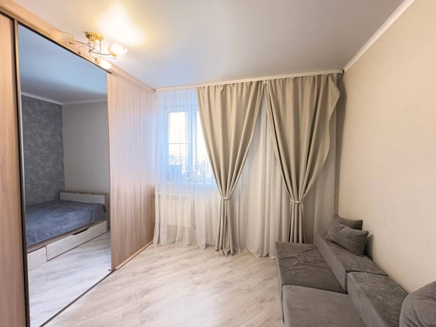 Купить квартиру в Тобольске. Вариант № 9489899, 5, площадь -  квм, цена 6000000 рублей