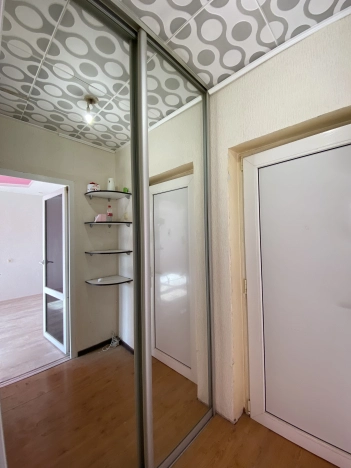 Купить однокомнатную квартиру в районе Дзержинский в Волгограде. Вариант № 12111, 4, площадь -  квм, цена 2730000 рублей