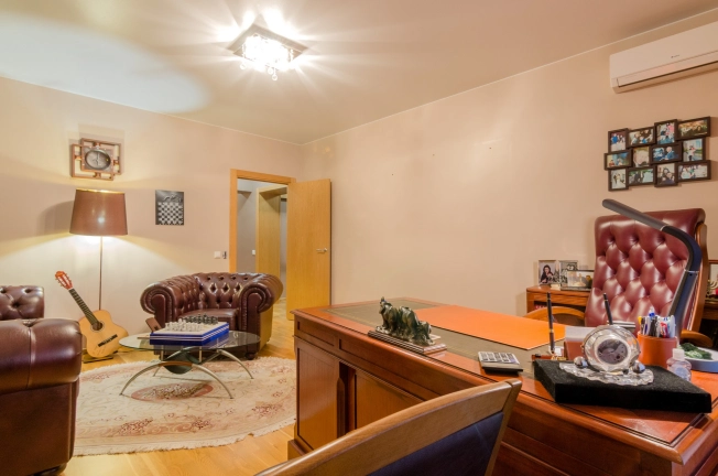 Купить четырехкомнатную квартиру в Вологде. Вариант № 14804, 6, площадь -  квм, цена 33250000 рублей