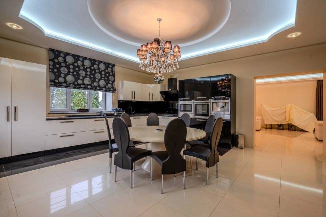 Купить дом в Москве. Вариант № 9148977, 3, площадь - квм, цена 75000000 рублей