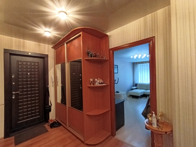 Купить трехкомнатную квартиру на улице Юбилейная в Белгородской области. Вариант № 7529388, 5, площадь -  квм, цена 5200000 рублей