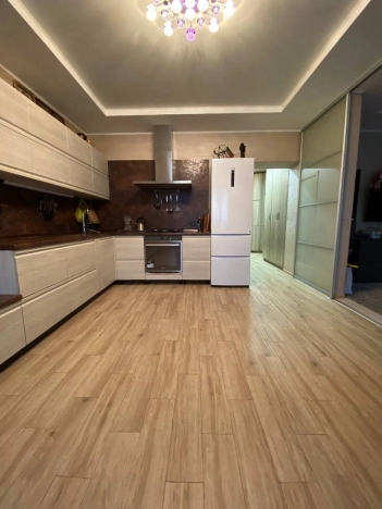 Купить двухкомнатную квартиру на вторичке на улице Молодёжная в Владимирской области. Вариант № 10090824, 1, площадь - квм, цена 8500000 рублей