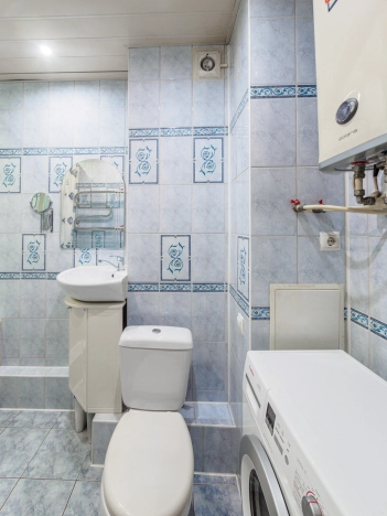 Купить двухкомнатную квартиру на улице Пригородная в Омске. Вариант № 16623, 18, площадь -  квм, цена 7350000 рублей