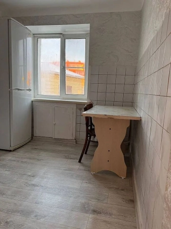 Купить двухкомнатную квартиру в Омске. Вариант № 6831206, 4, площадь -  квм, цена 5000000 рублей