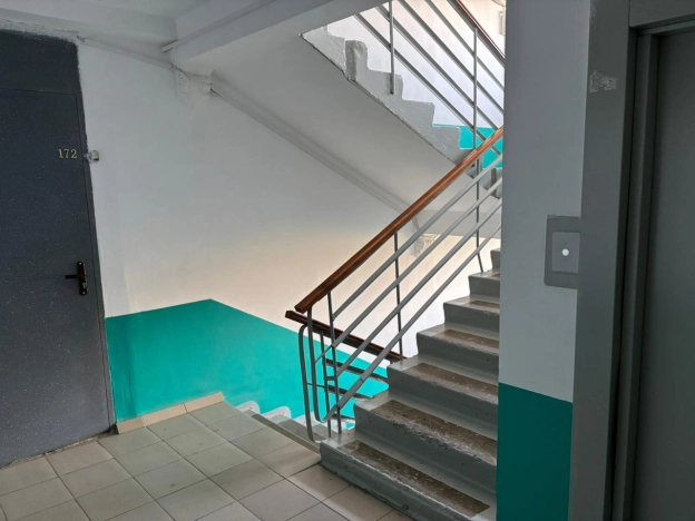 Купить двухкомнатную квартиру в Омске. Вариант № 2535452, 16, площадь -  квм, цена 4250000 рублей