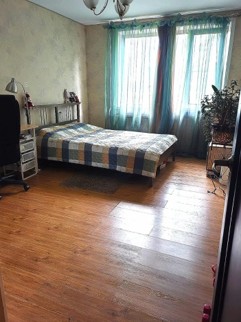 Купить трехкомнатную квартиру в районе Калининский в Новосибирске. Вариант № 2595269, 3, площадь -  квм, цена 4400000 рублей