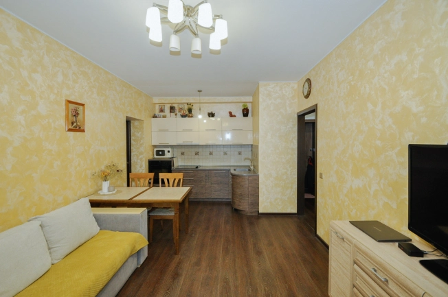 Купить двухкомнатную квартиру в районе Советский в Новосибирске. Вариант № 9427417, 6, площадь -  квм, цена 7300000 рублей