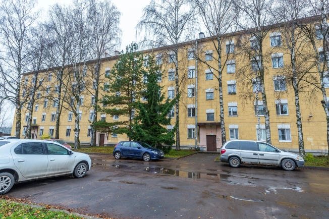 Купить однокомнатную квартиру в Ленинградской области. Вариант № 8239270, 16, площадь -  квм, цена 3900000 рублей