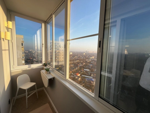 Купить однокомнатную квартиру в Краснодаре. Вариант № 10096145, 21, площадь -  квм, цена 6200000 рублей