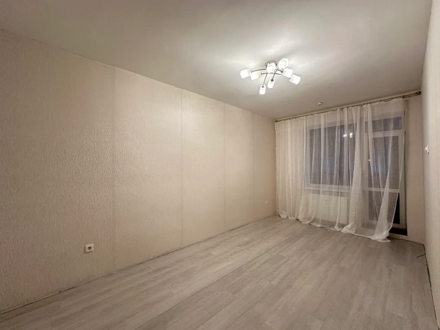 Купить трехкомнатную квартиру у метро Садовая в Санкт-Петербурге. Вариант № 9974099, 38, площадь -  квм, цена 9390000 рублей