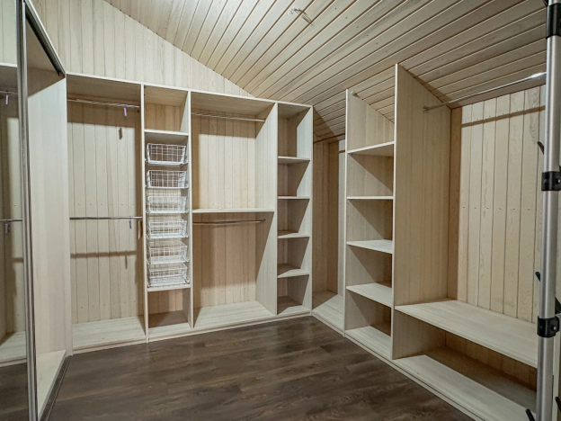 Купить дом в Микрорайоне Байкальск, Ангарск в Ангарске. Вариант № 33034, 34, площадь -  квм, цена 36000000 рублей