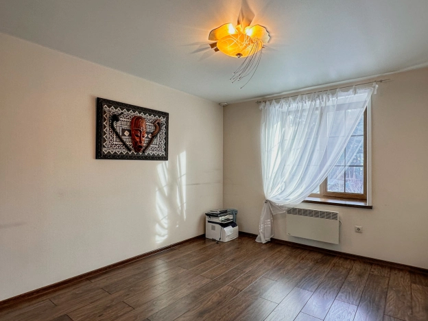 Купить дом в Микрорайоне Байкальск, Ангарск в Ангарске. Вариант № 33034, 31, площадь -  квм, цена 36000000 рублей