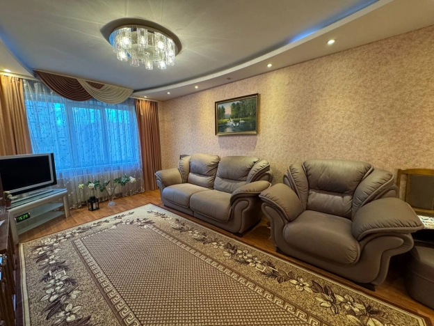 Купить трехкомнатную квартиру в Микрорайоне Ключи в Воронеже. Вариант № 10475441, 12, площадь - квм, цена 9500000 рублей