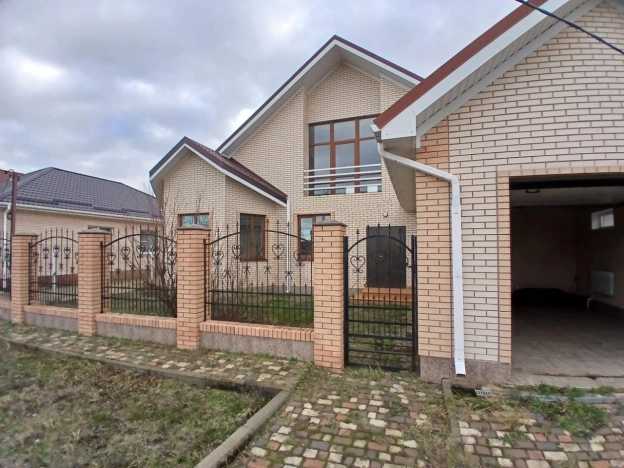 Купить дом на улице Казачья в Ейске. Вариант № 9827664, 2, площадь -  квм, цена 15900000 рублей