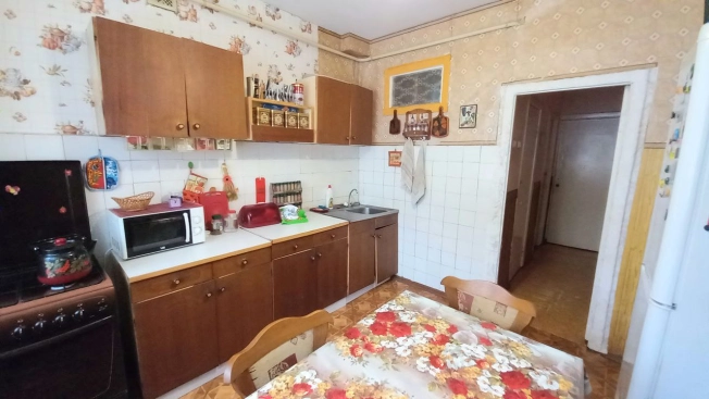 Купить многокомнатную квартиру на вторичке в Калужской области. Вариант № 4005, 0, площадь -  квм, цена 5900000 рублей