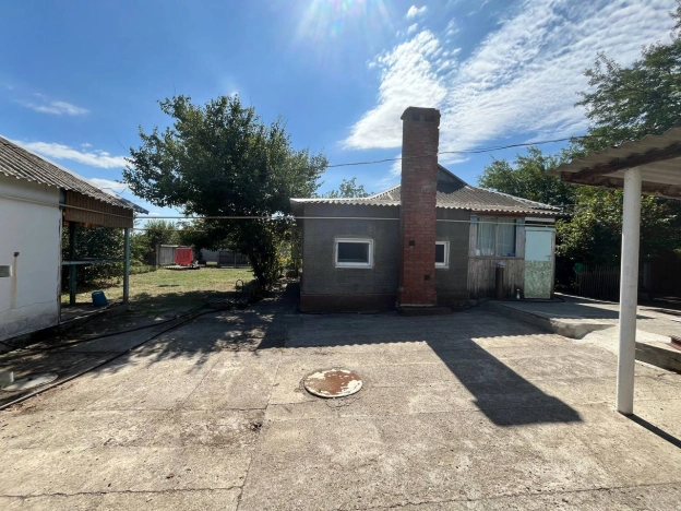 Купить дом на улице Васильковая в Краснодарском крае. Вариант № 6269765, 4, площадь -  квм, цена 3750000 рублей