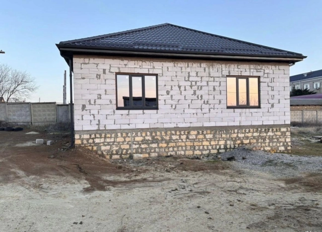 Купить дом в Элисте. Вариант № 8410208, 0, площадь -  квм, цена 7200000 рублей