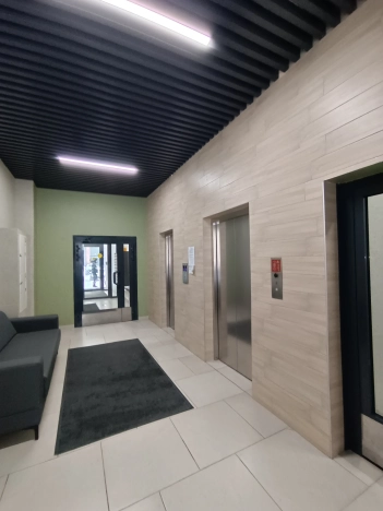 Купить двухкомнатную квартиру в Новосибирской области. Вариант № 9900500, 8, площадь -  квм, цена 5000000 рублей