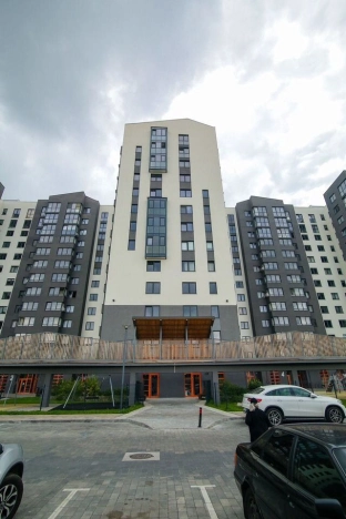 Купить трехкомнатную квартиру в районе Центральный в Калининграде. Вариант № 4882783, 37, площадь -  квм, цена 14999000 рублей