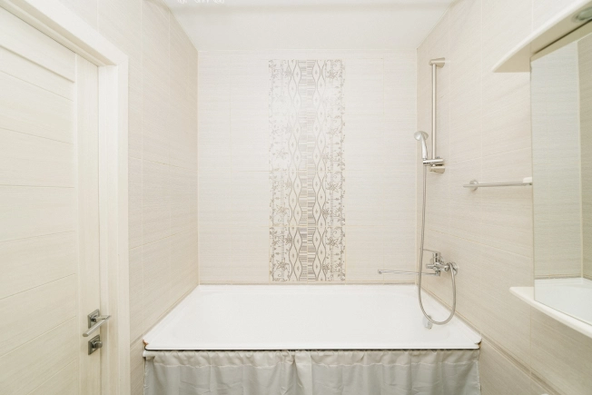 Купить трехкомнатную квартиру на улице бульвар Архитекторов в Омске. Вариант № 56298, 17, площадь -  квм, цена 9600000 рублей