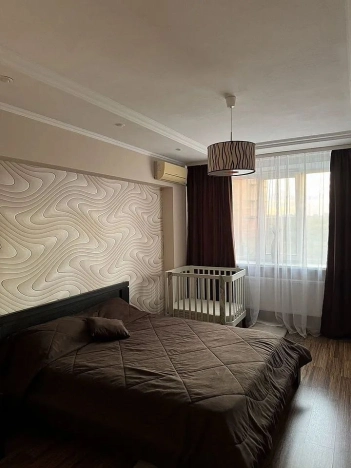 Купить трехкомнатную квартиру в районе Кировский в Ростове-на-Дону. Вариант № 2675011, 6, площадь -  квм, цена 12999999 рублей