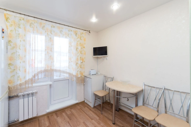 Купить двухкомнатную квартиру на вторичке в Микрорайоне 10-й, Тобольск в Тобольске. Вариант № 4829, 7, площадь -  квм, цена 5400000 рублей