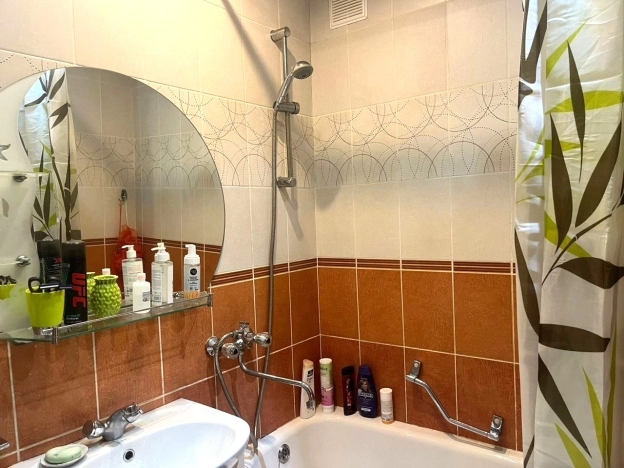 Купить квартиру в Иркутске. Вариант № 9934870, 7, площадь - квм, цена 7450000 рублей