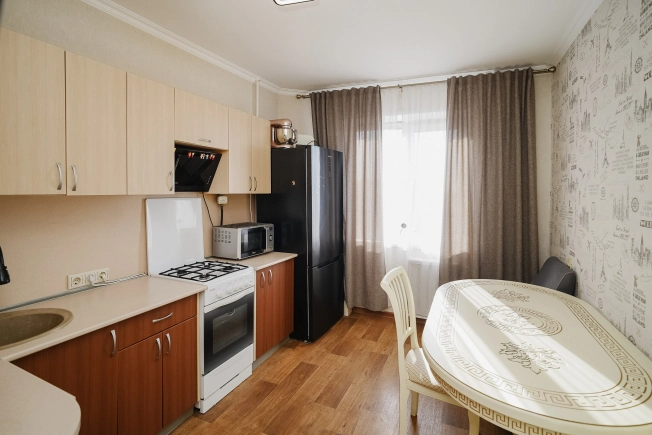 Купить четырехкомнатную квартиру в Омске. Вариант № 7800016, 4, площадь -  квм, цена 10200000 рублей